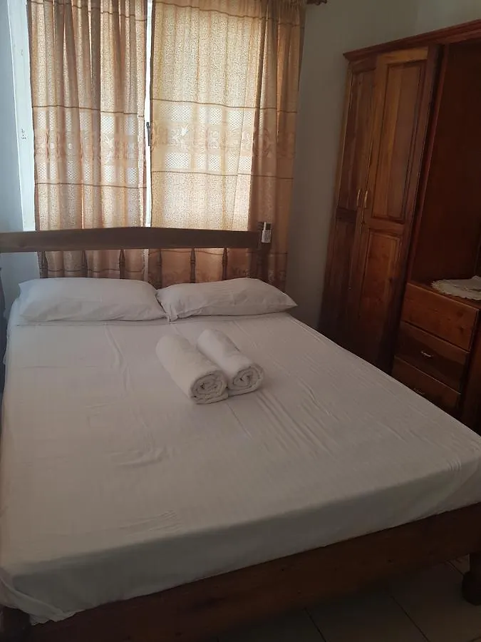 Airport Transit Self Catering Apartments Victoria