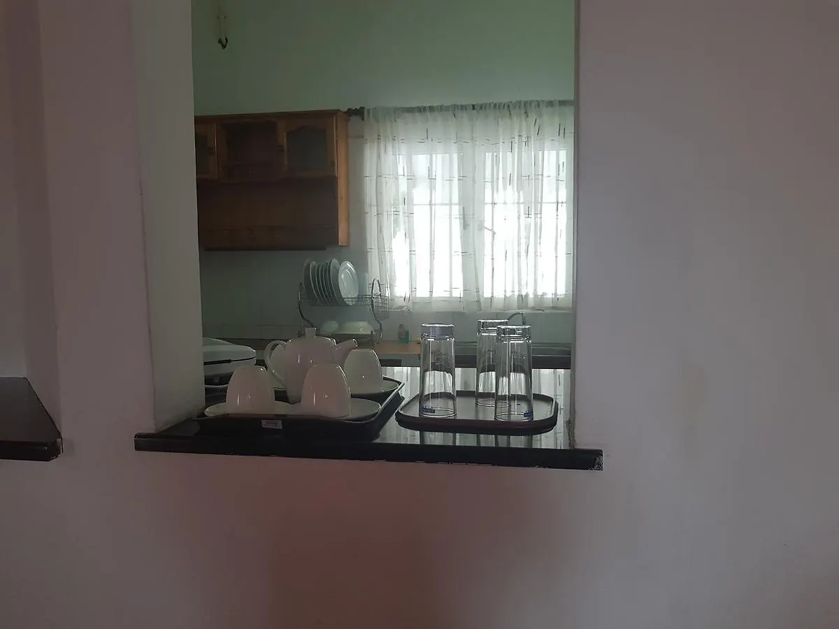 Airport Transit Self Catering Apartments Victoria