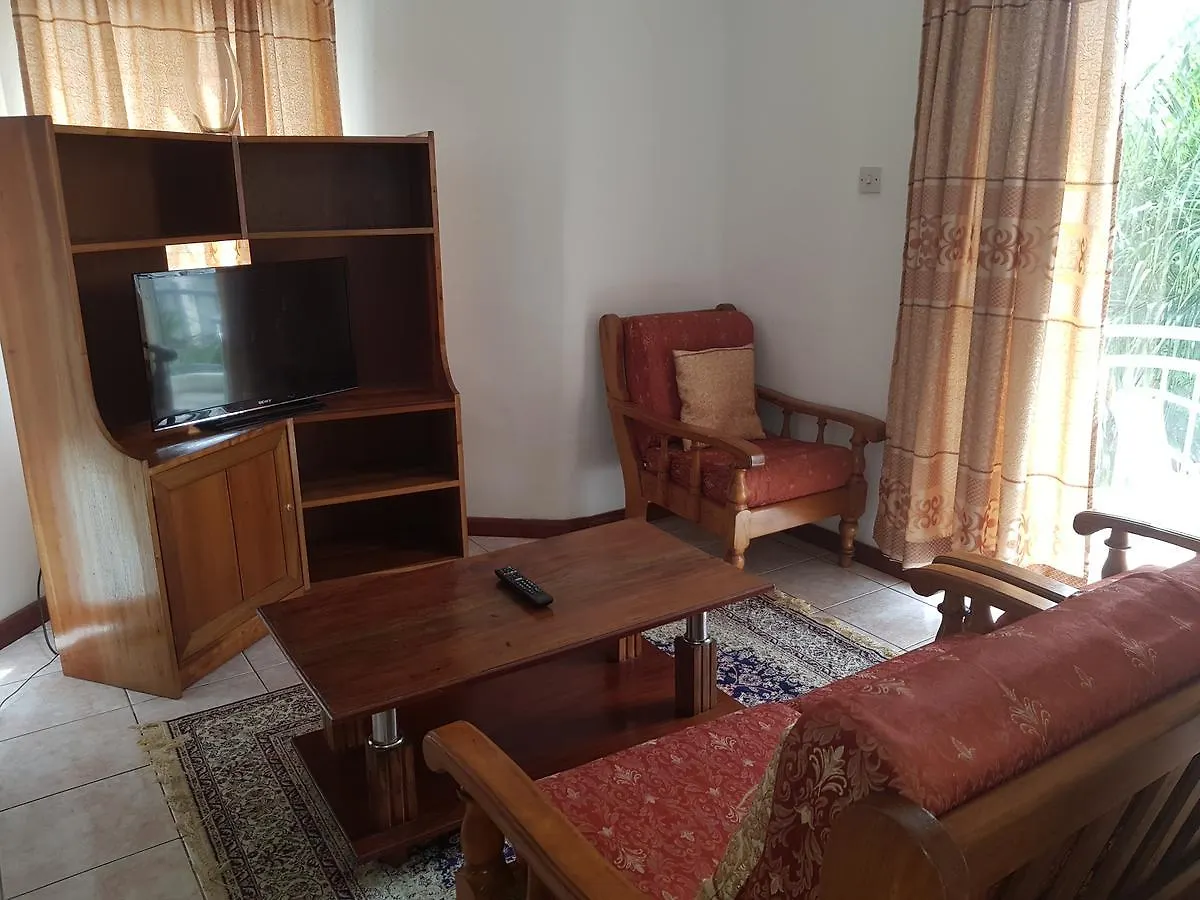 Airport Transit Self Catering Apartments Victoria