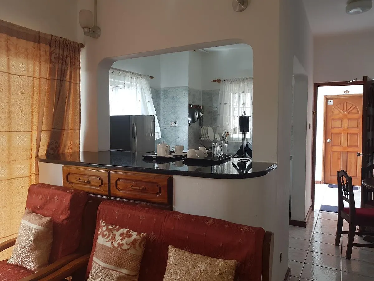 Airport Transit Self Catering Apartments Victoria