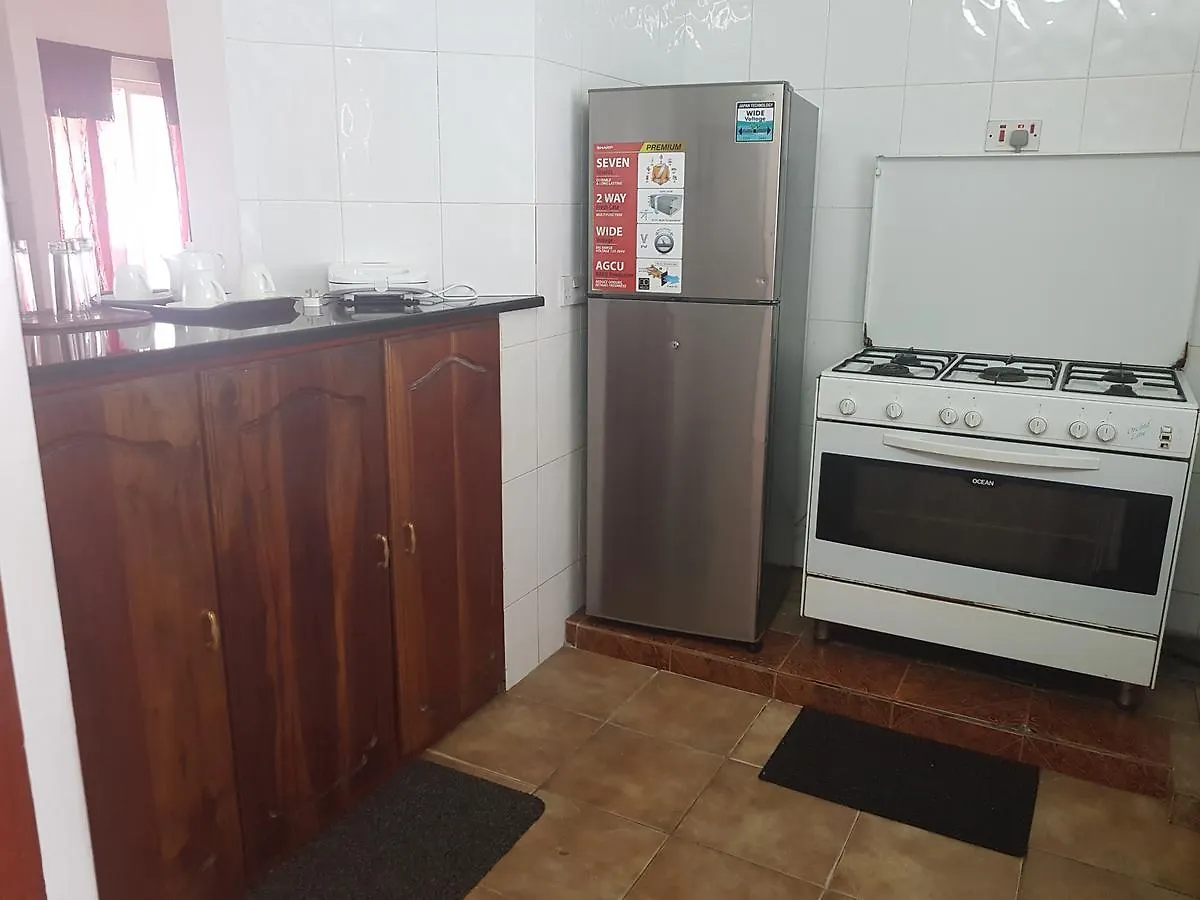 Airport Transit Self Catering Apartments Victoria